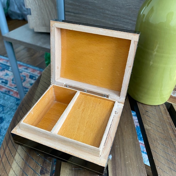 Italian Inlay Music Box - Picture 6 of 8